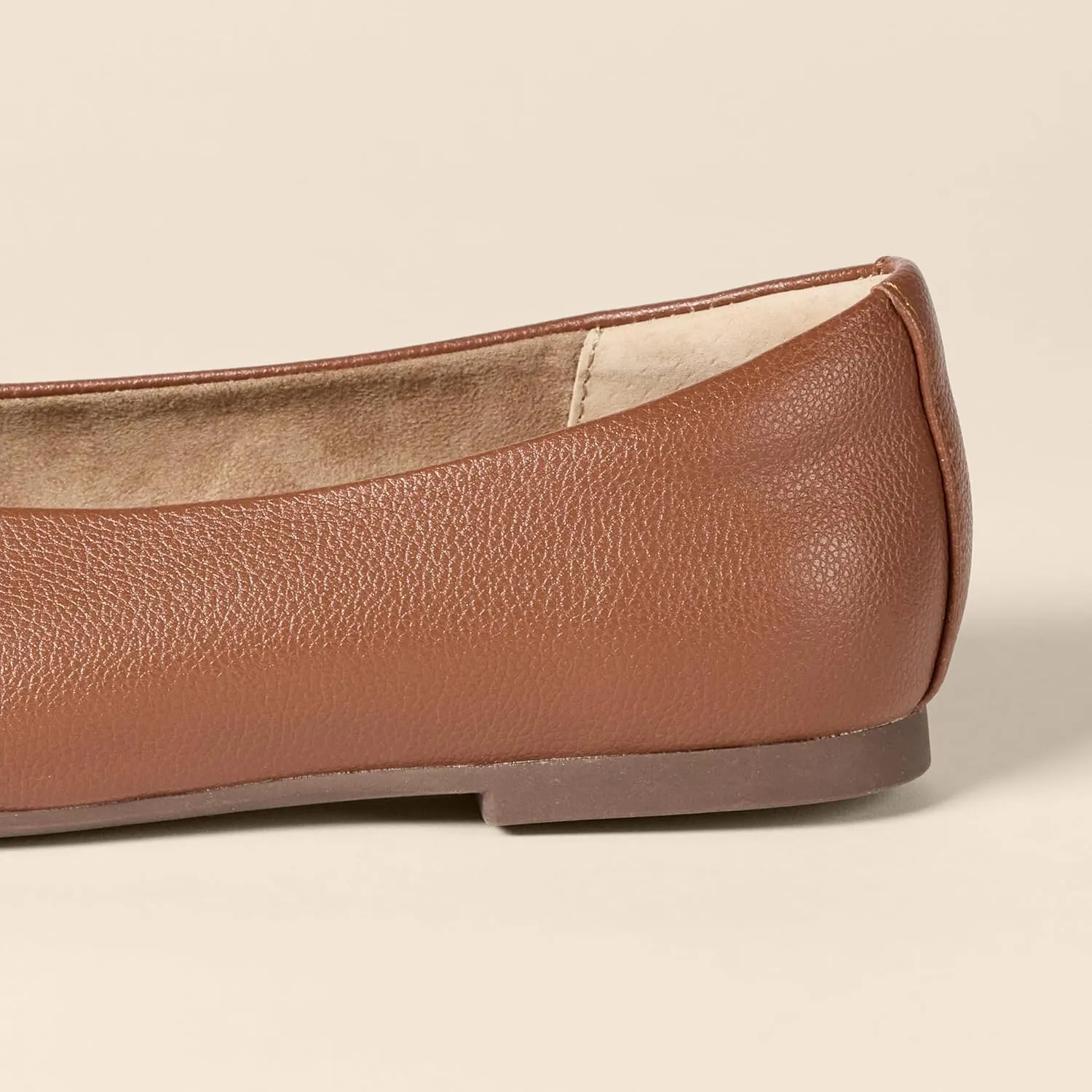 Amazon Essentials Women's Glove Ballet Flats