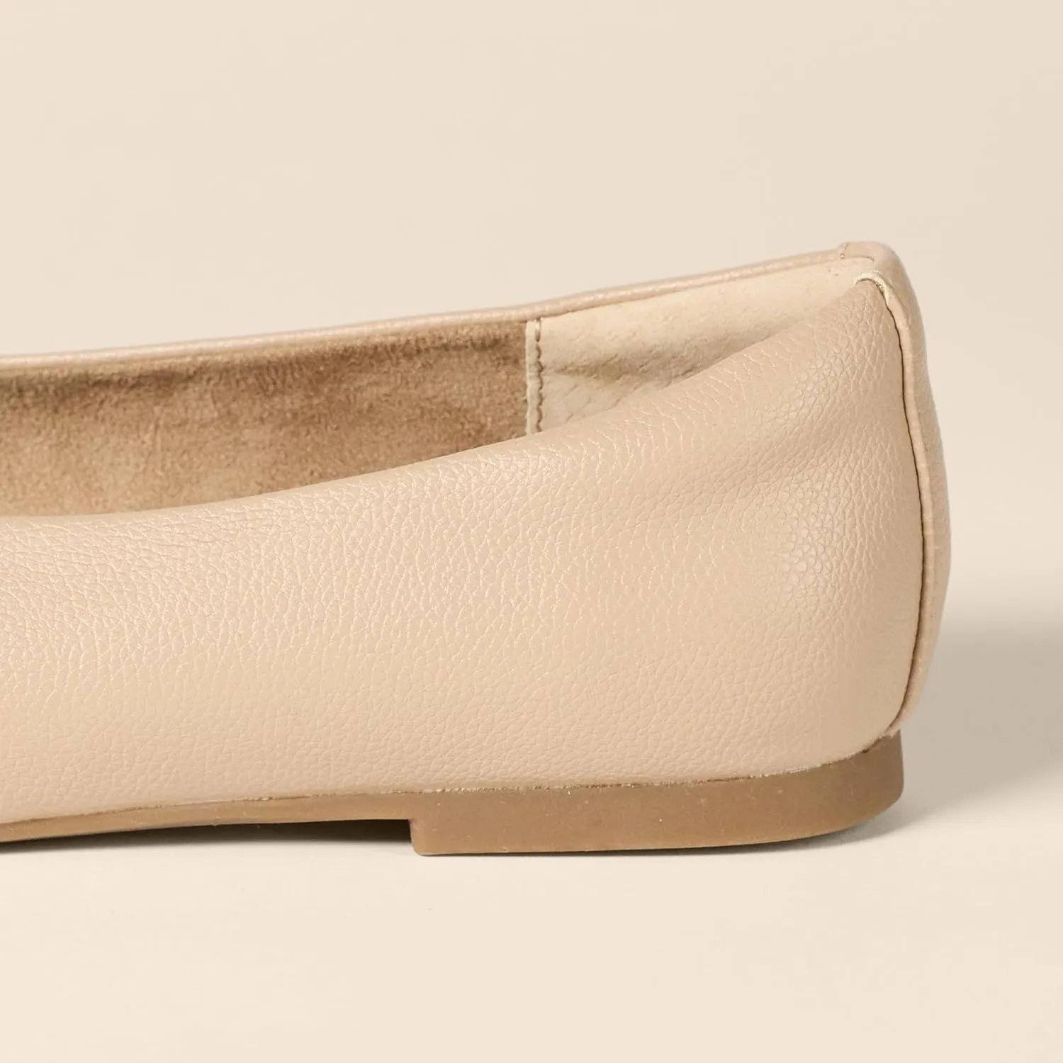 Amazon Essentials Women's Glove Ballet Flats