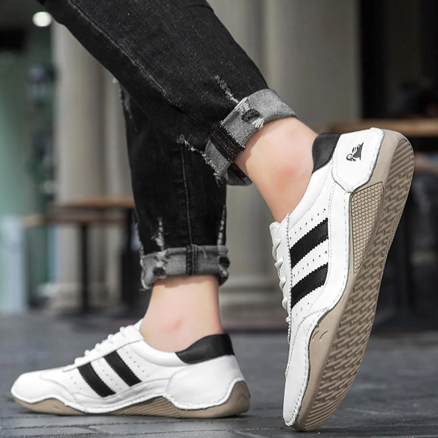 Boxpopla Men's Low-top Lace-up Casual Shoes White Black Non Slip Leather Retro Sneakers Lightweight Athletic Walking Running Shoes for Men