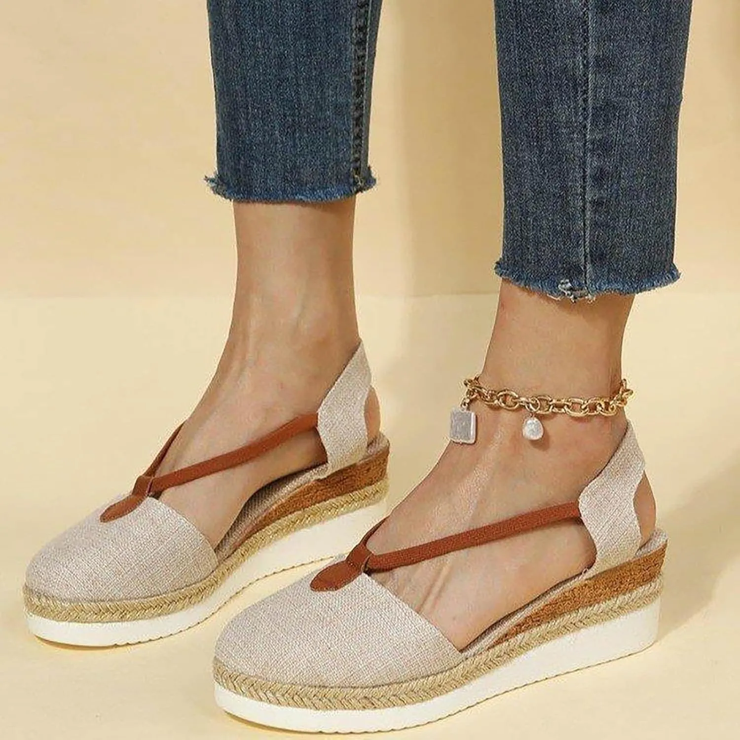 Closed Toe Sandals Women Wide Width Strap Buckle Breathable Hollow Out Roman Flat Sandals Casual Comfy Work Shoes Lightweight Flats Comfort Wear Shoes for Women Low Heel Espadrille Wedges