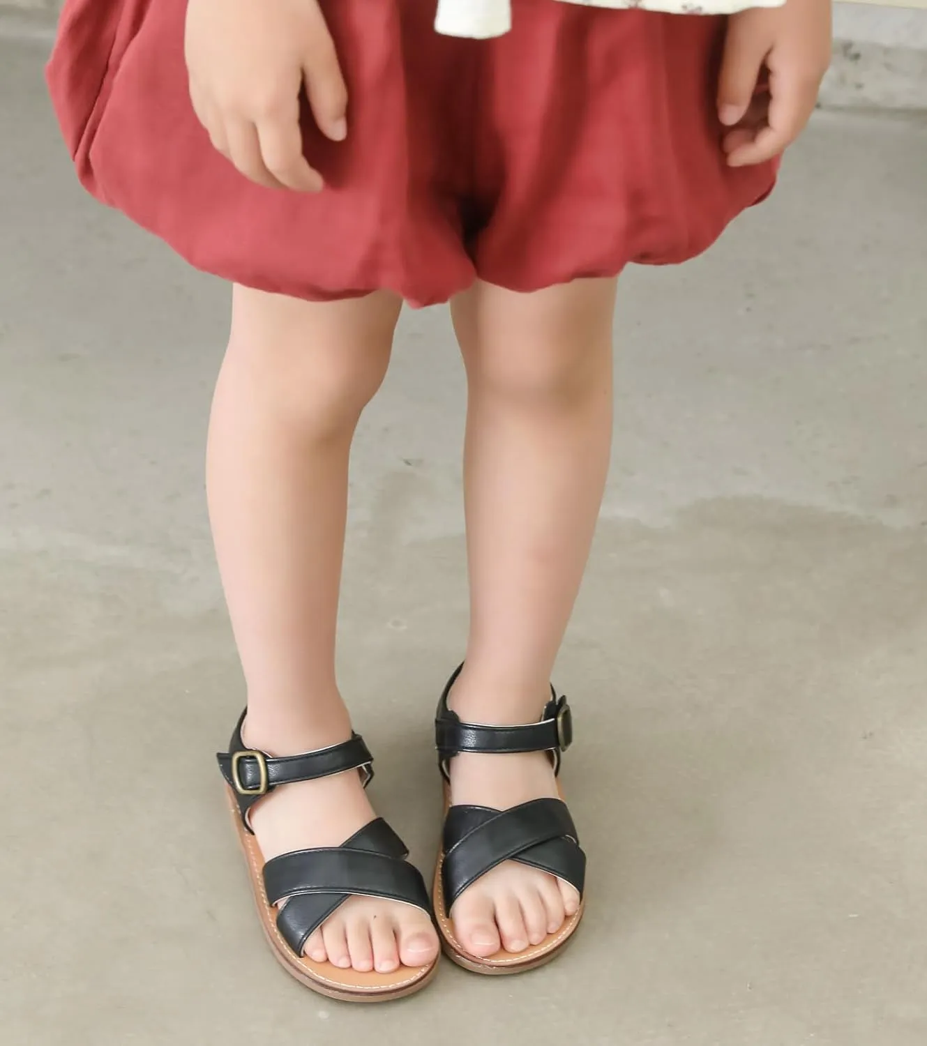 DADAWEN Girl's Summer Water Sandals Strappy Comfort Soft Flat Sandal (Toddler/Little Kid)