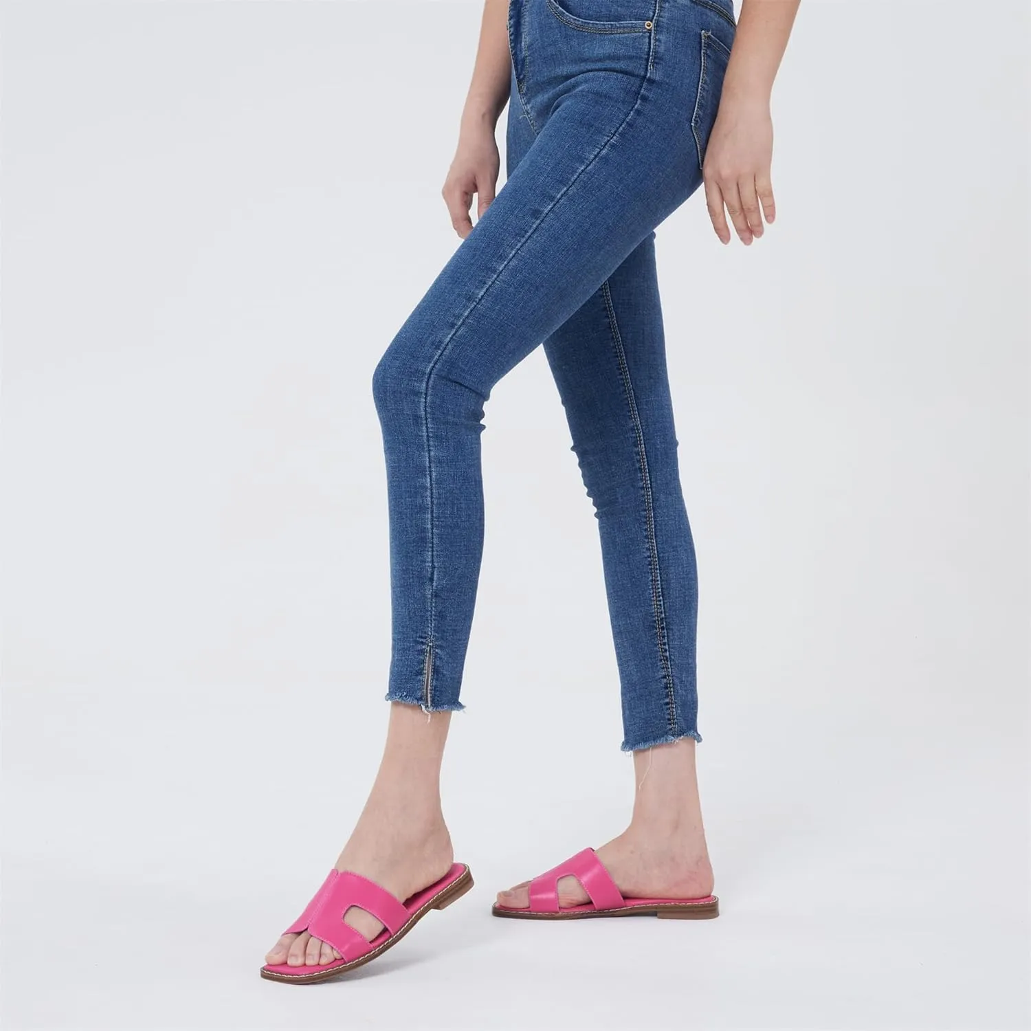 Elisabet Tang Retro Summer Trendy Flat Sandals for Women Fashion - Leather Beach Slide Slipper Comfort Daily Outdoor