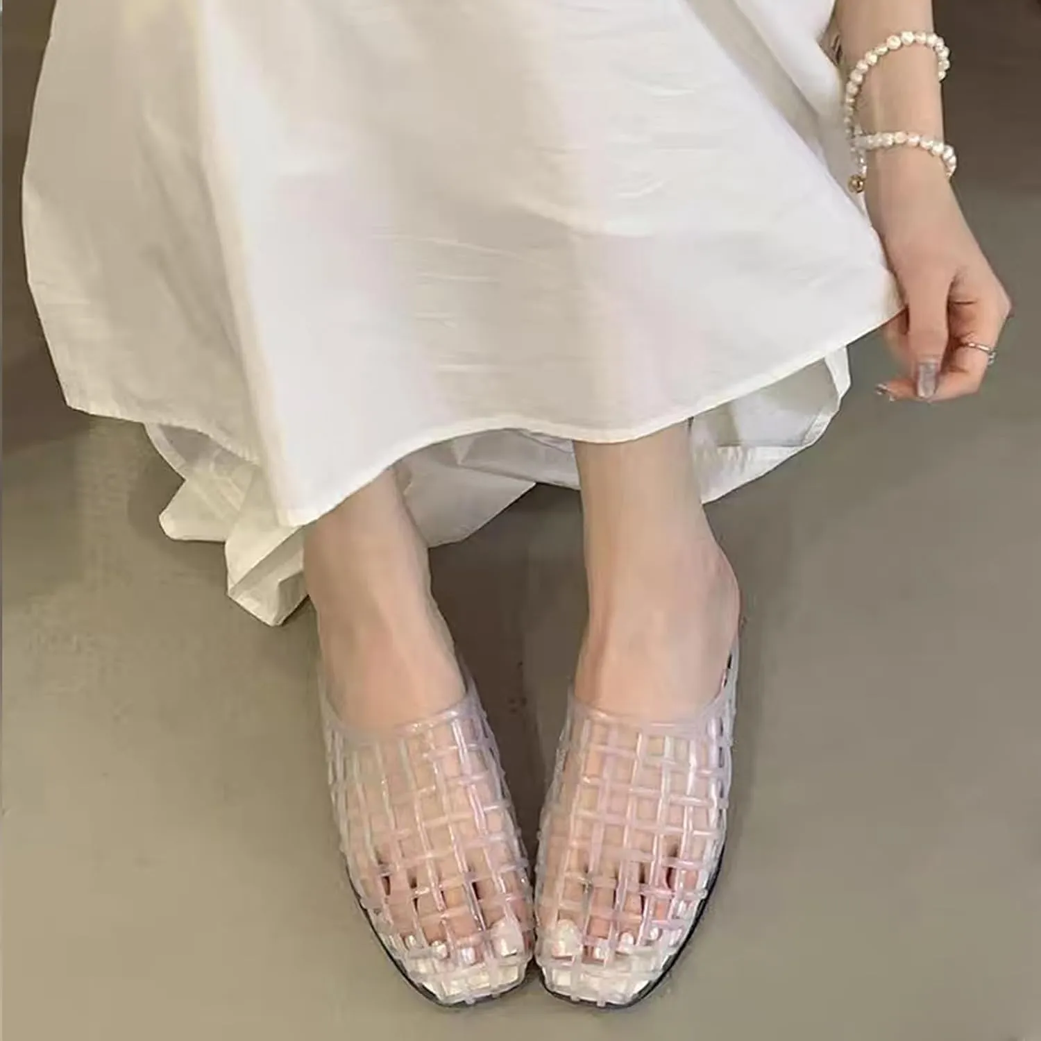 Jelly Shoes for Women Clear Jelly Mesh Slides Sandals Comfortable Closed Round Toe Flat Sandals Slip On Summer Beach Slippers