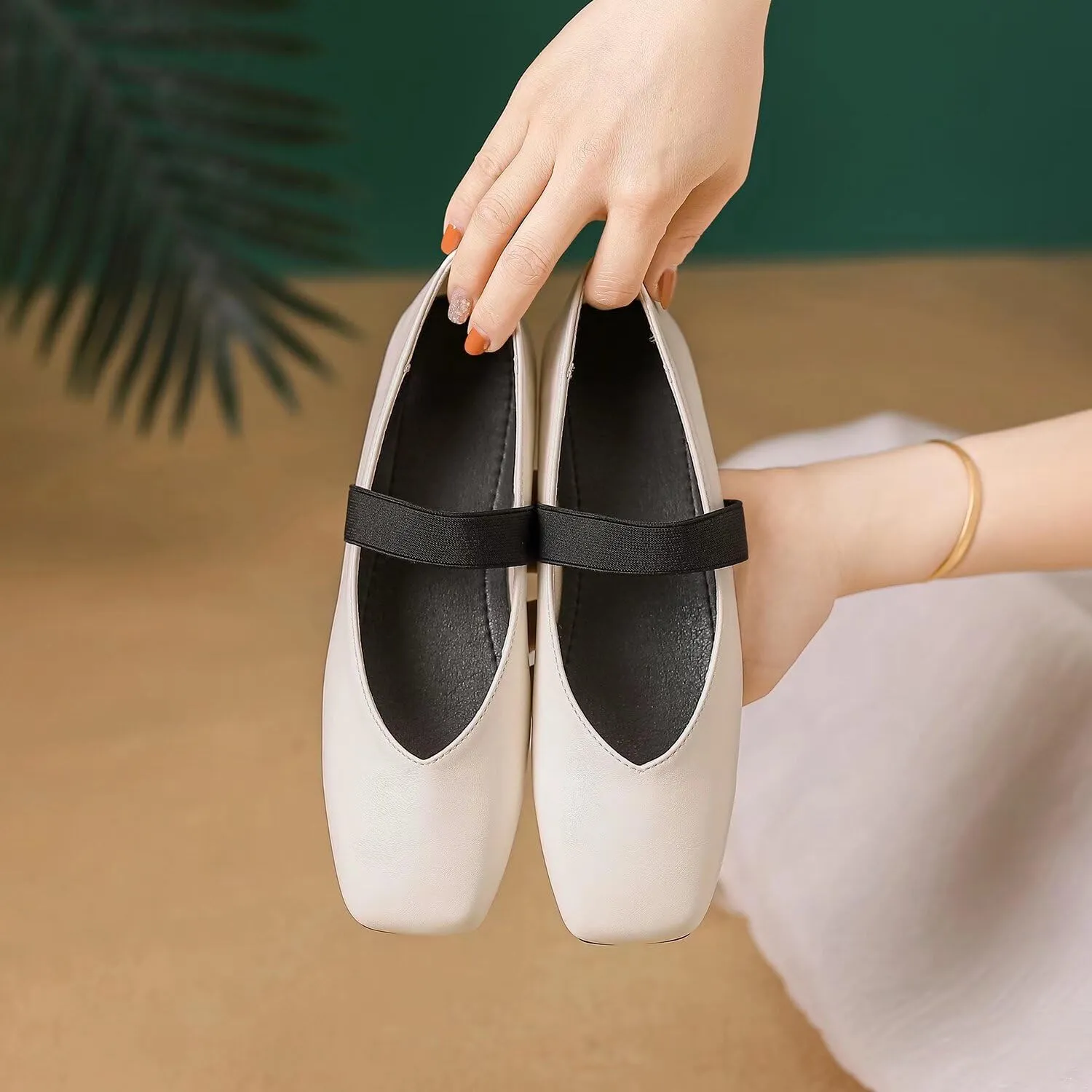 LUXINYU Mary Jane Flats for Women Dressy Retro Square Toe Ankle Strap Ballet Flats Comfortable Patent Leather Shoes