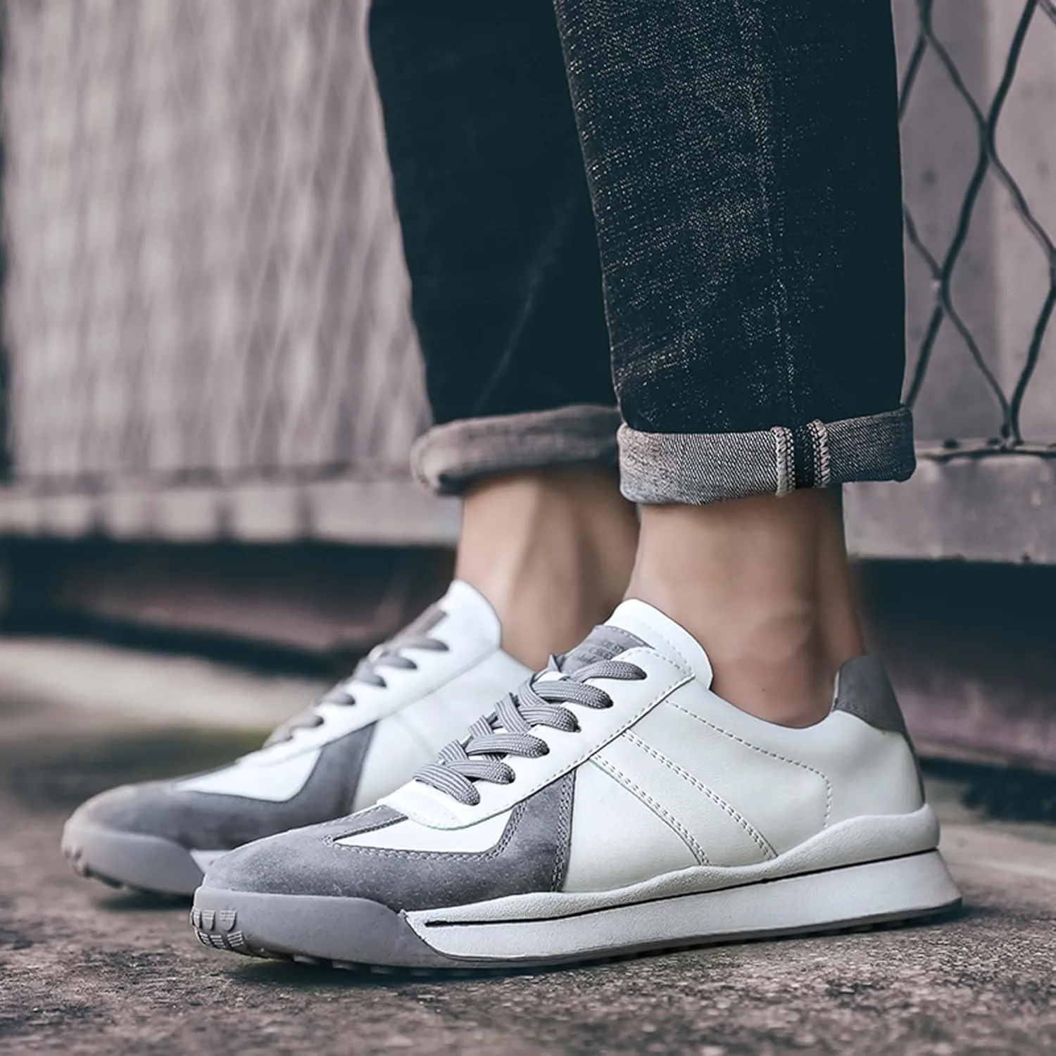 Men's Sports Casual Shoes Comfortable Cowhide Sneakers Soft Sole Lightweight Walking Outdoor Shoes Urban Style Business Casual Office Shoes