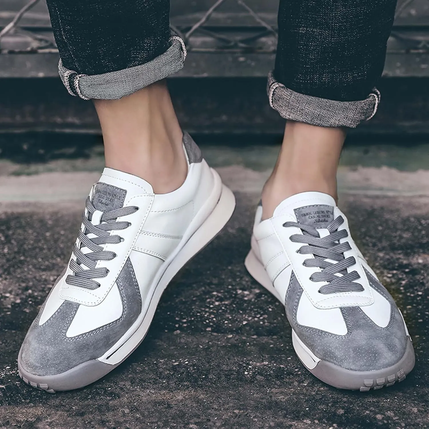 Men's Sports Casual Shoes Comfortable Cowhide Sneakers Soft Sole Lightweight Walking Outdoor Shoes Urban Style Business Casual Office Shoes