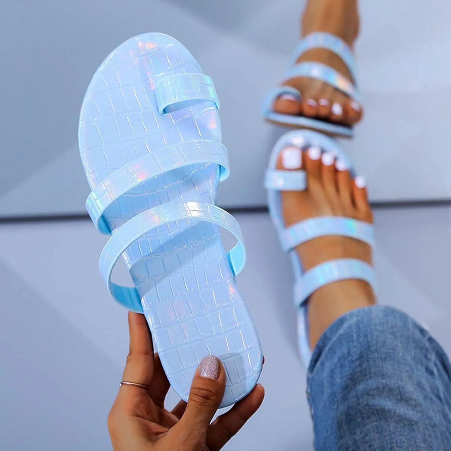 oiangi Colorful Straps Sandals for Women Trendy Casual Toe Ring Open Toe Slip-on Flats Slippers Lightweight Comfortable Beach Home Shoes Flip Flops