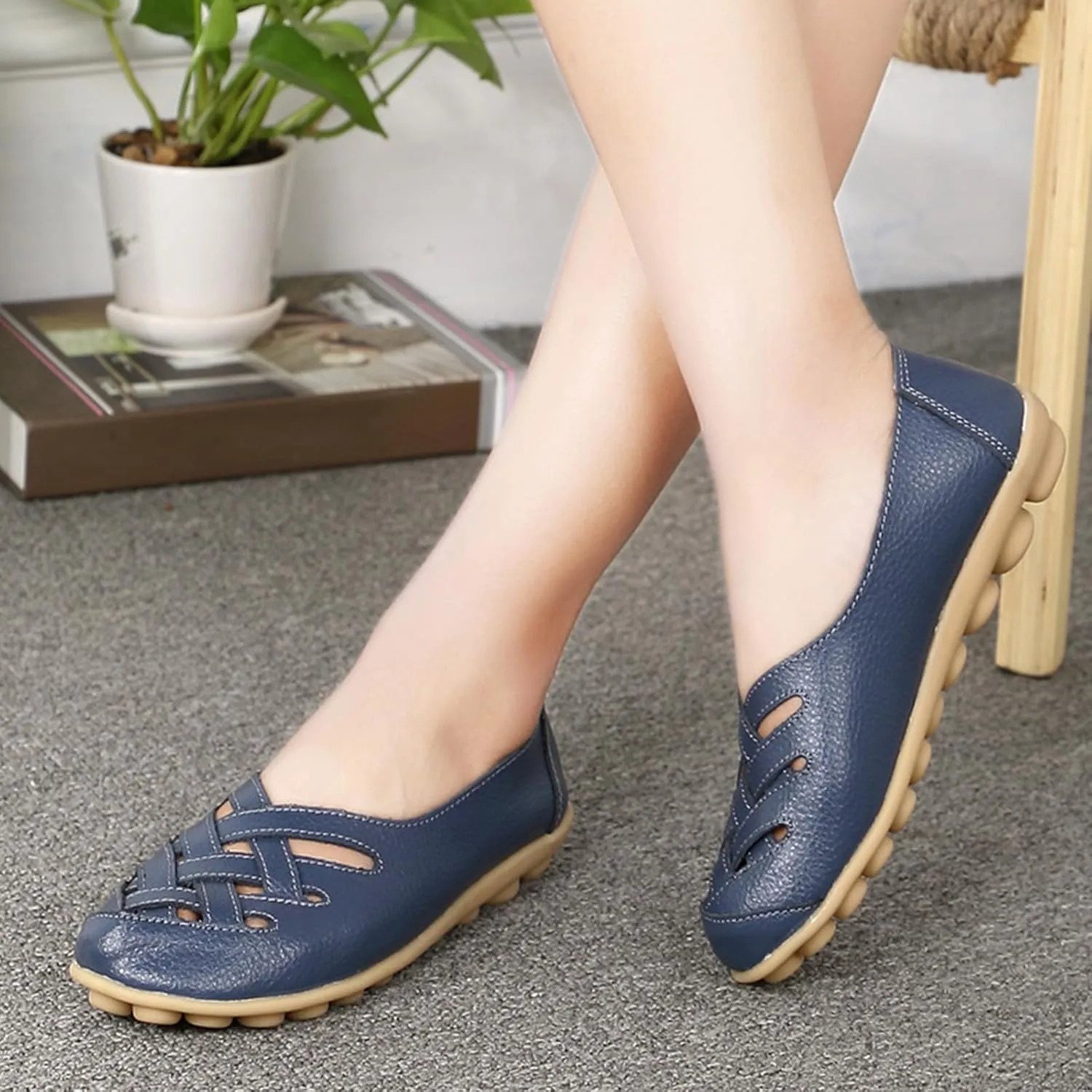 Womens Leather Loafers Summer Breathable Hollow Out Closed Toe Slip-On Sandals Casual Lightweight Soft Sole Nurse Work Walking Shoes Comfortable Casual Fisherman Sandals