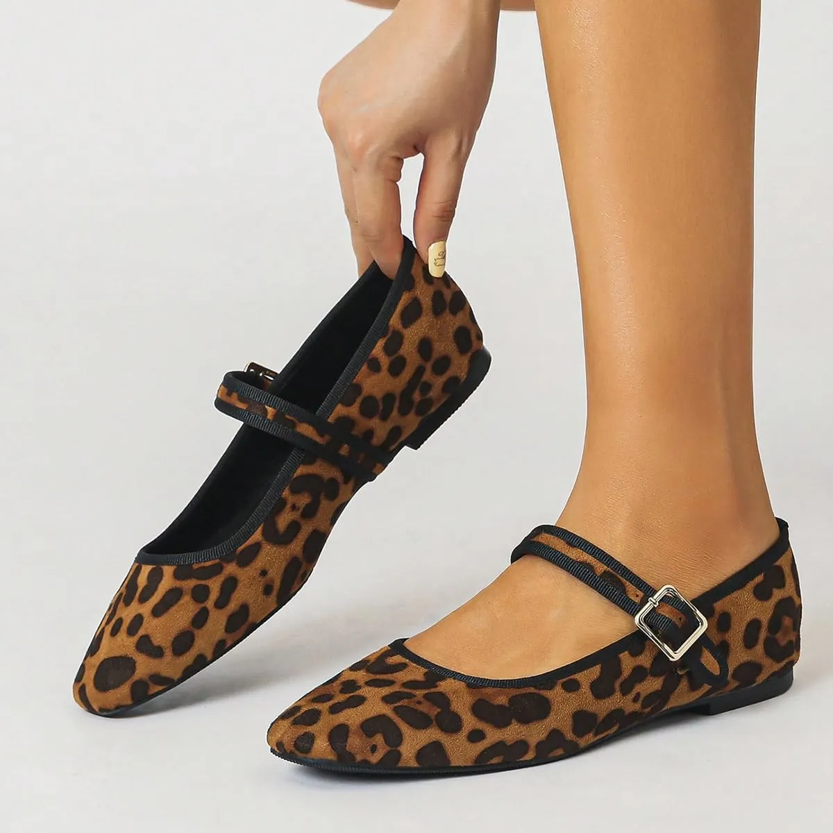 Women's Leopard Print Square Toe Soft Bottom Flat Shoes, with Back Strap Hem Design, Simple Retro Mary Jane Style Slip-on Fashionable and Comfortable Casual Shoes